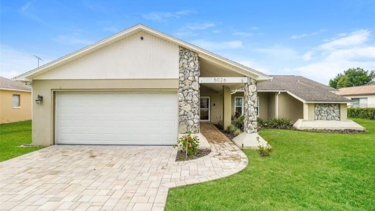 Spring Hill House | Weeki Wachee Getaway – Private Pool, WiFi & More!