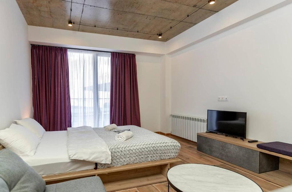 Kazbegi Apartment | Wehost Apartment with Balcony