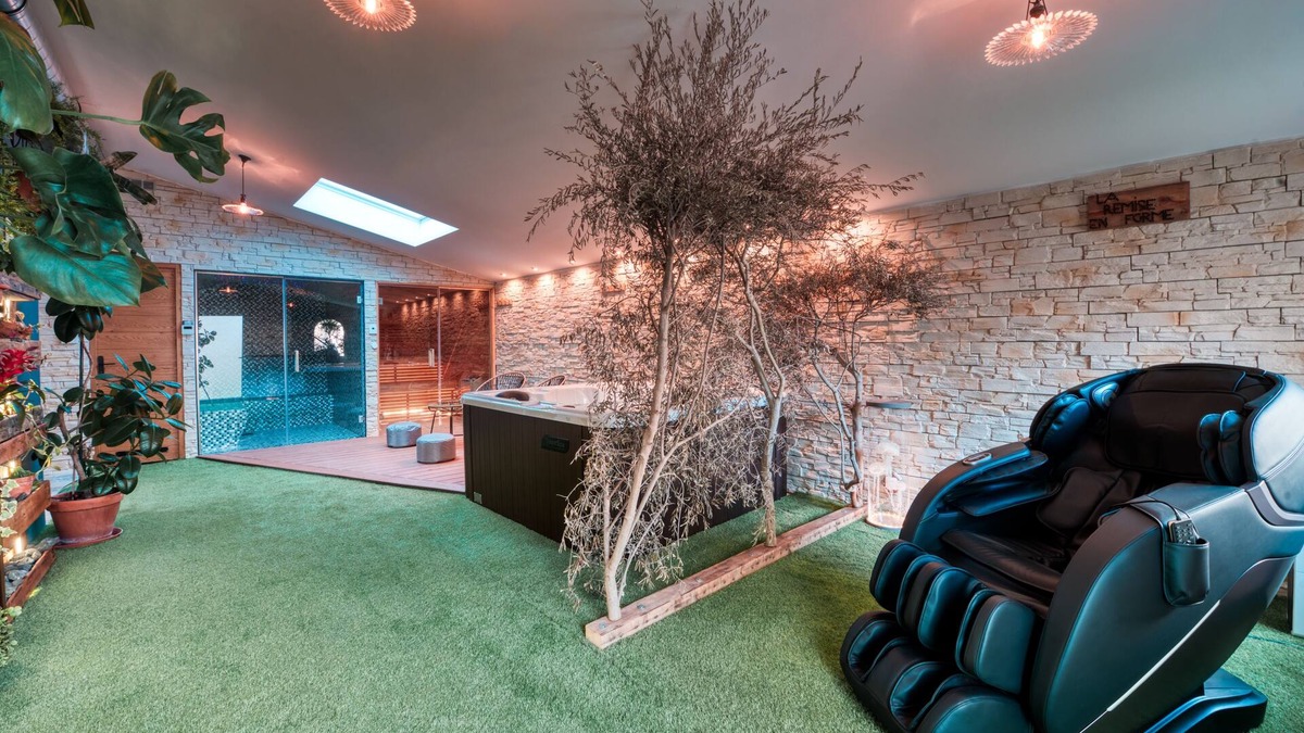 Entraigues-sur-la-Sorgue Apartment | Welcome to "La Remise en Forme". A unique place to relax!