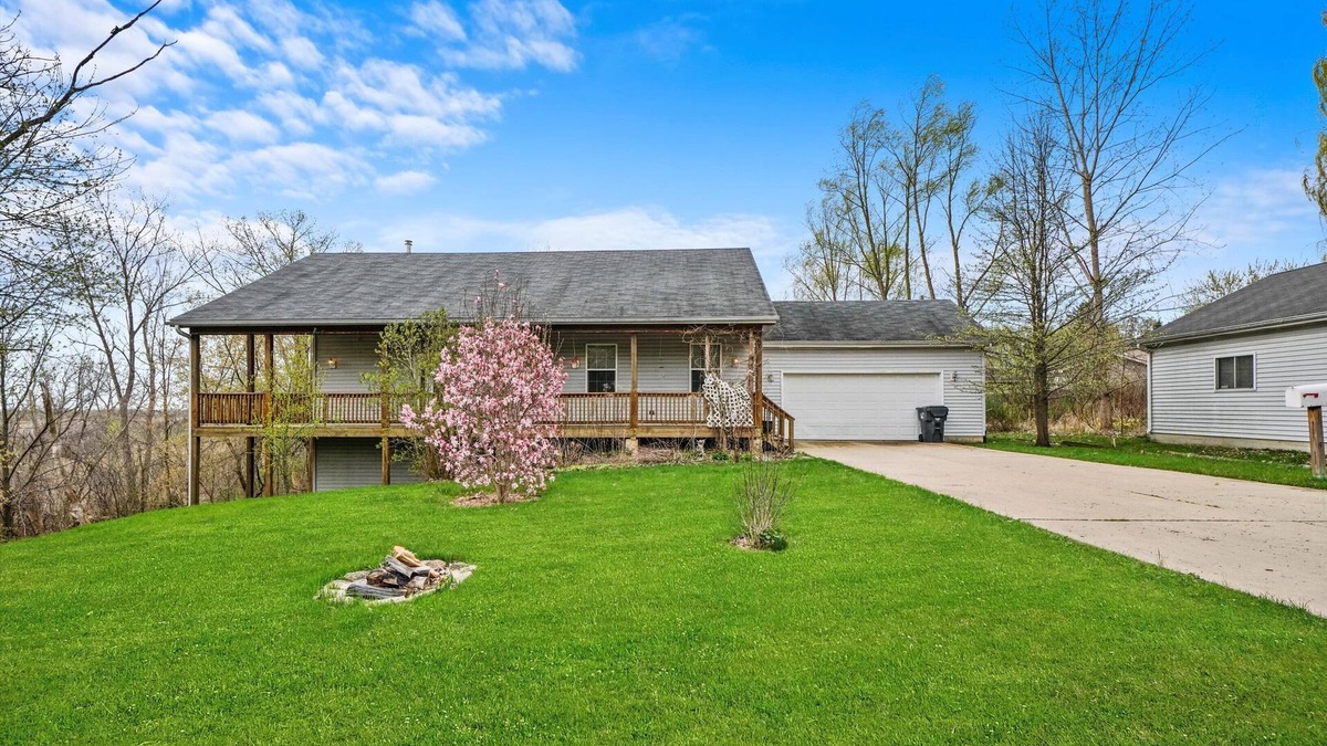 Waukegan House | Welcome Familys!