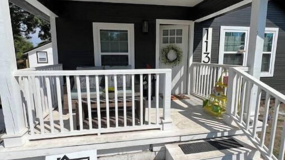 Tulsa House | Welcome to an exquisite 3-bedroom house
