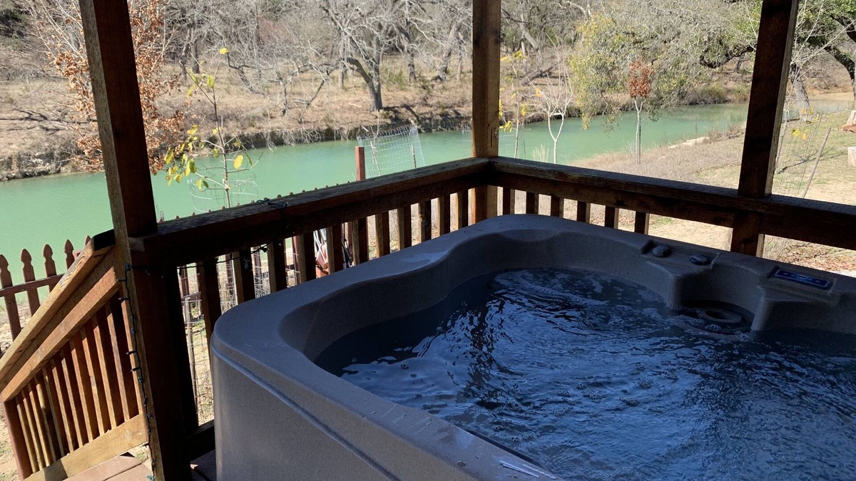 Bandera Cabin | Welcome to Bandera Stronghold - Red Cloud Cabin