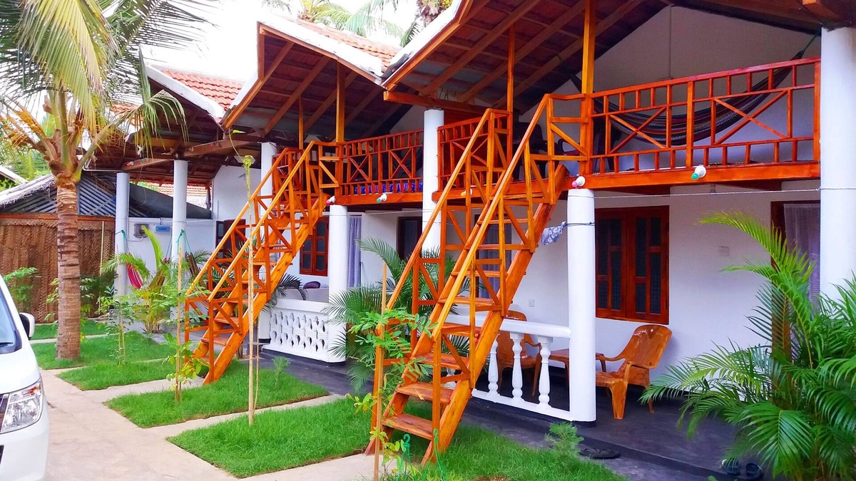 Pottuvil Division 2 House | Welcome to Beach Wave Hotel