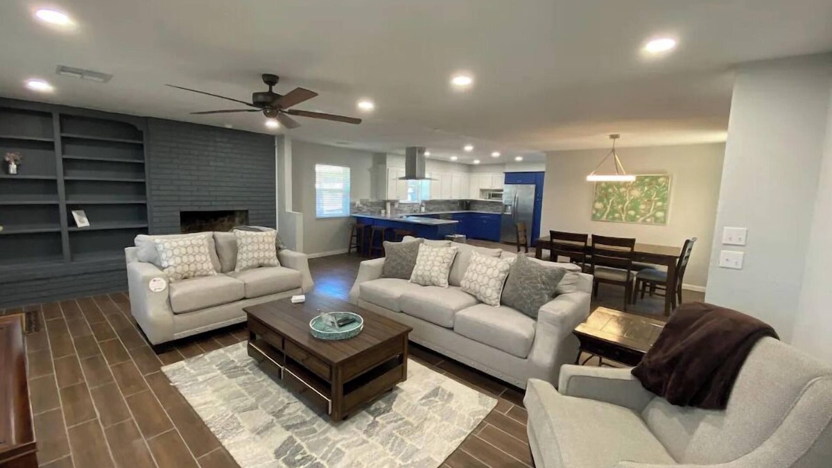 Oklahoma City House | Welcome to Camelot! This home is in a quiet neighborhood close to OKC activity.