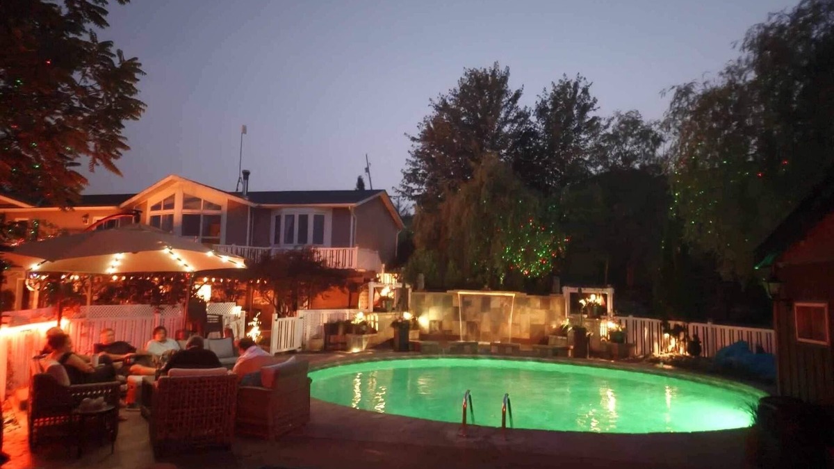 Campbellford House | Welcome to Casa Getaway. Adults only 35+. Secluded country retreat.