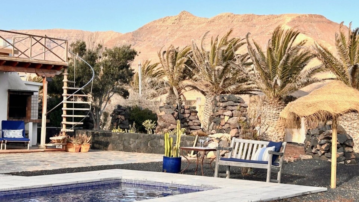 Pajara Cottage | Welcome to Casa Simbi, a sun filled cottage sure to delight.