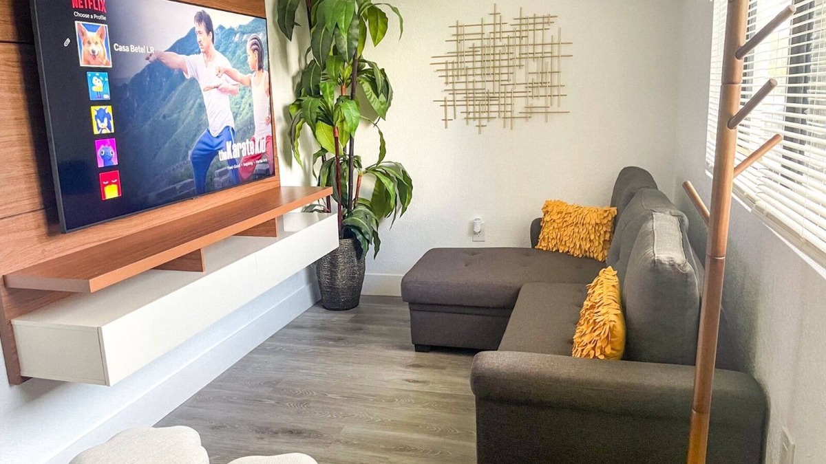 Edgewood Apartment | Welcome to Casa Bethel! Newly remodeled and strategically located.