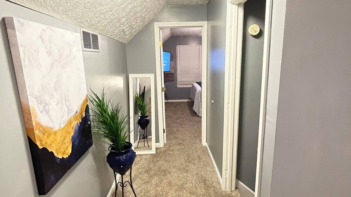 Louisville House | Welcome to Cheerful House