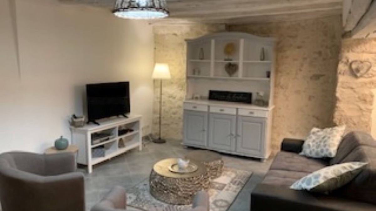 Suevres House | WELCOME TO "GÎTE DES LANDES"