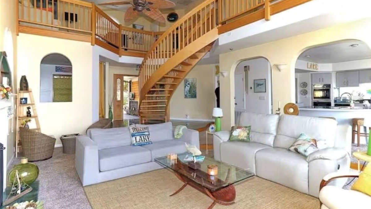 Glenhaven House | welcome to Glenhaven House at the Narrows.”