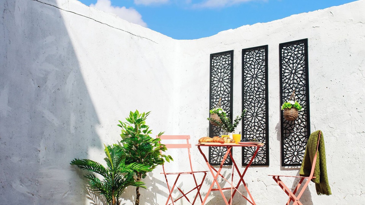 Middlesbrough House | Welcome to LOHIA NIGHTS. A Home away from home, retreat!