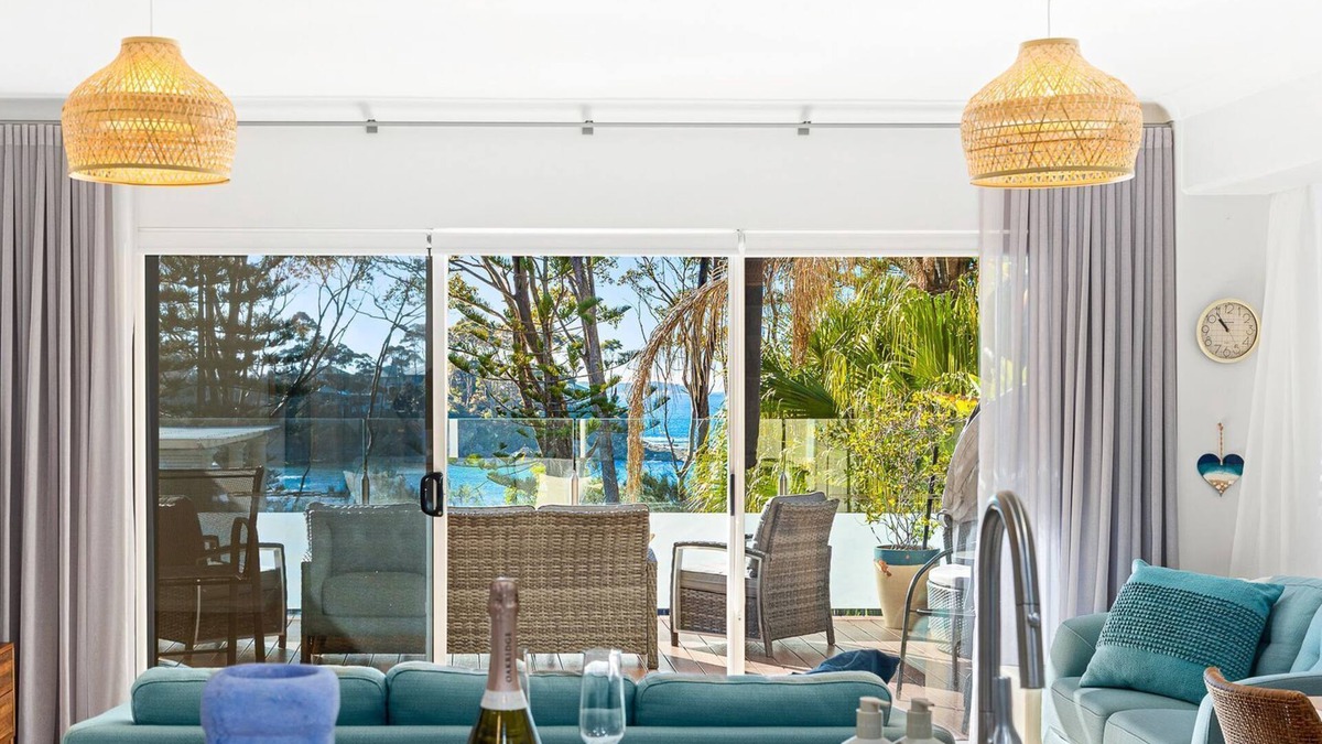 Denhams Beach House | Welcome to Margs at Denhams. A magnificant seaside apartment.