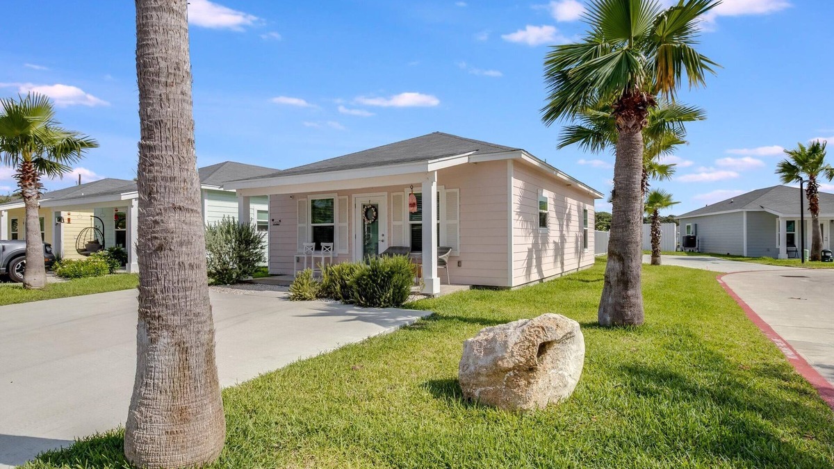 Fulton House | Welcome to Nauta Mirage a charming coastal retreat in Rockport, Texas