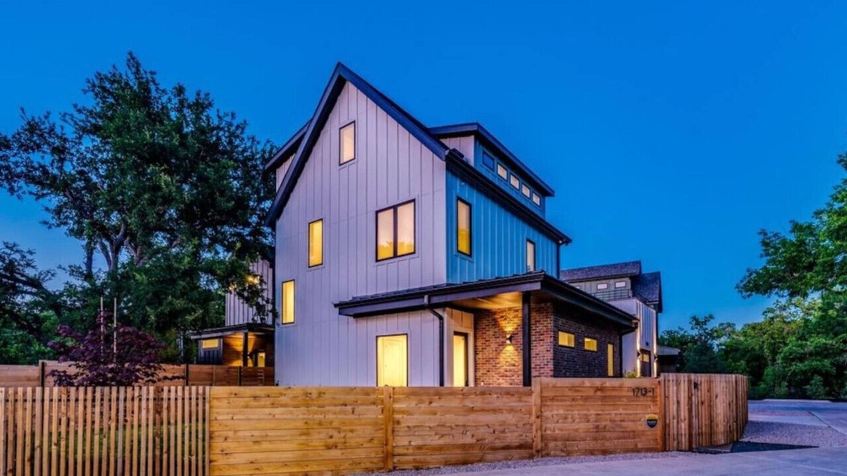 MLK House | Welcome to our modern 4-br home, nestled in Austins vibrant East Side!