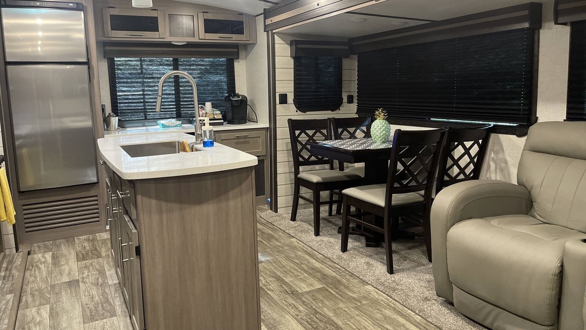 Lauderhill Apartment | Welcome to our beautiful and cozy RV home.