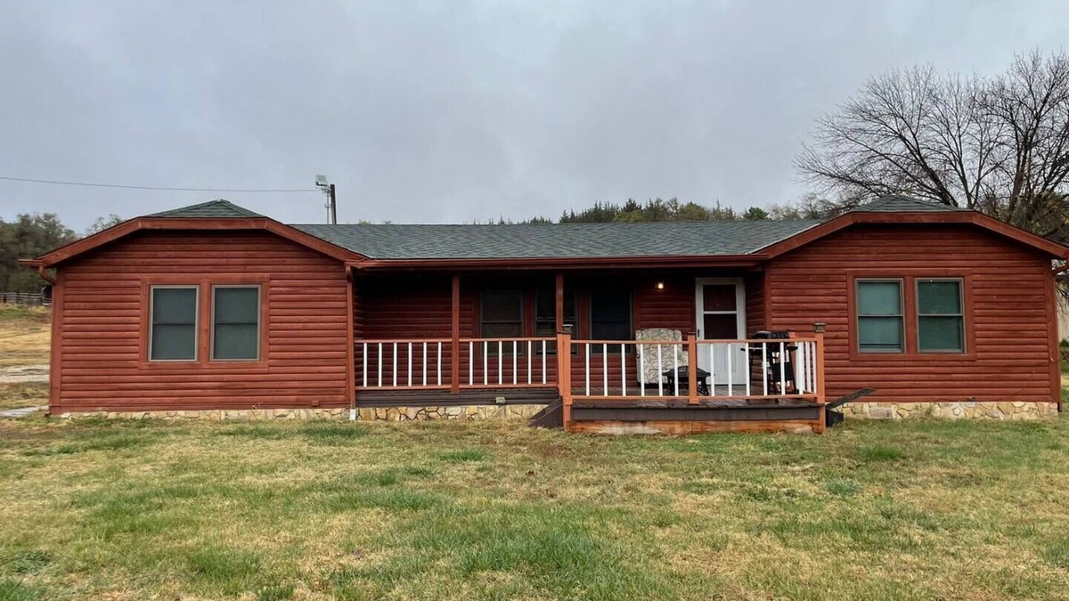 Council Bluffs Cabin | Welcome to Paradise Ranch – Your Peaceful Escape Near Council Bluffs