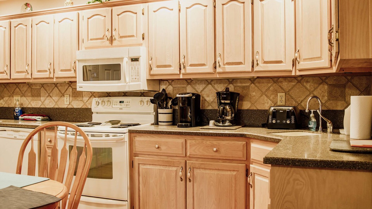 Sloans Valley Condo | Welcome to Paradise by the Pool – Your Condo Getaway
