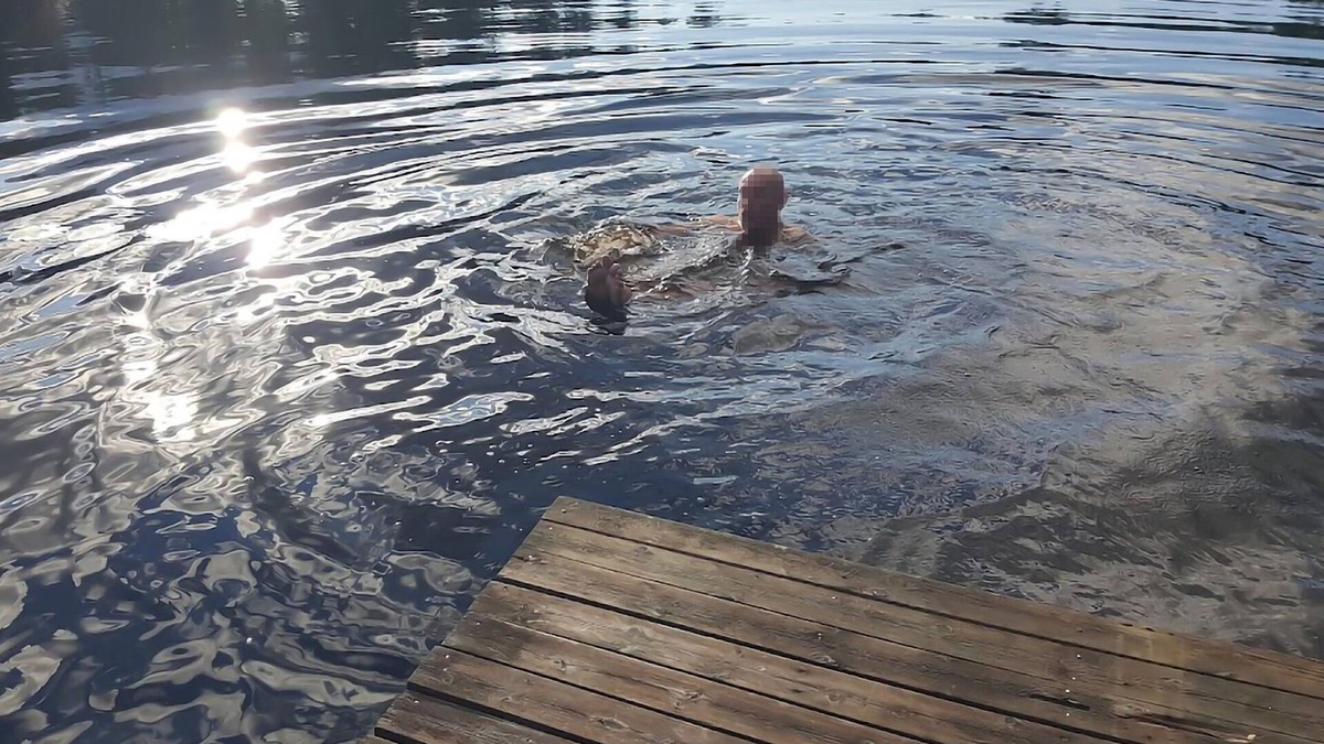 Saxan Apartment | Welcome to Saxån and this idyllically located vacation home right by the lake.