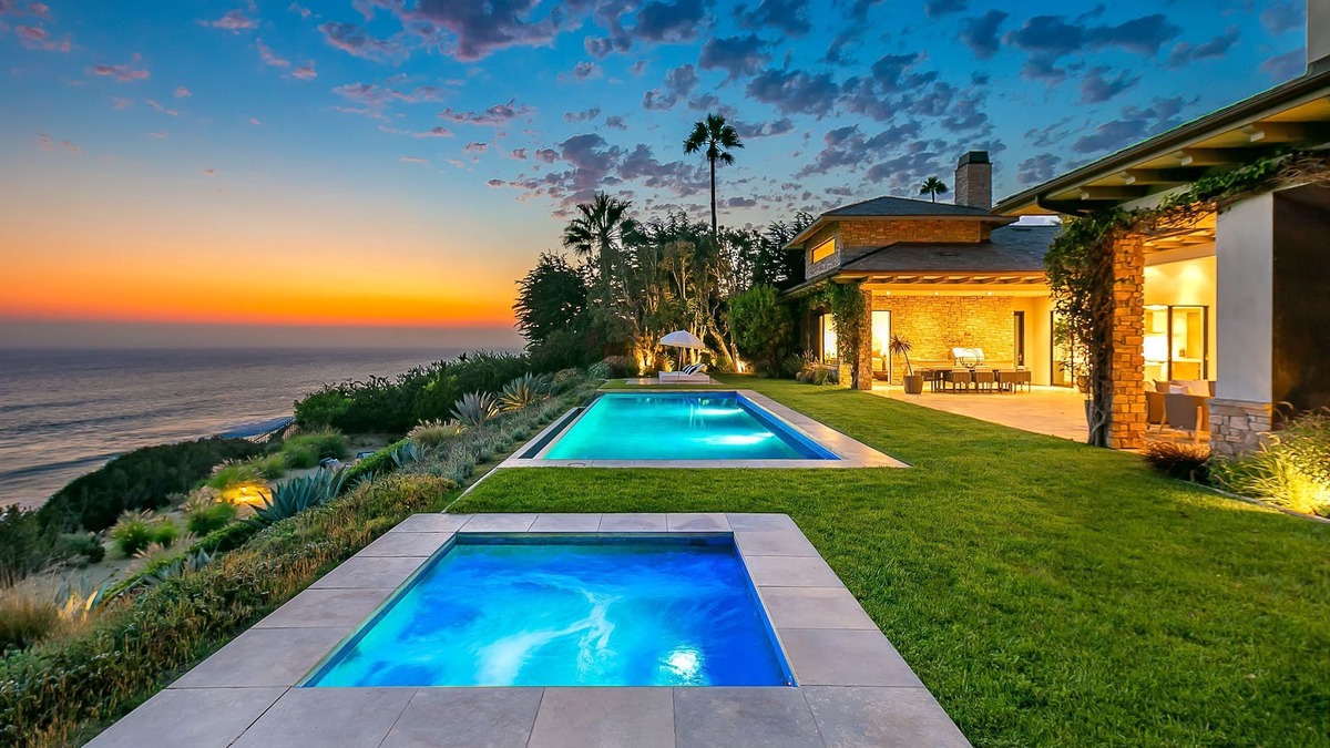 Malibu House | Welcome to Surf Beach Malibu Estate