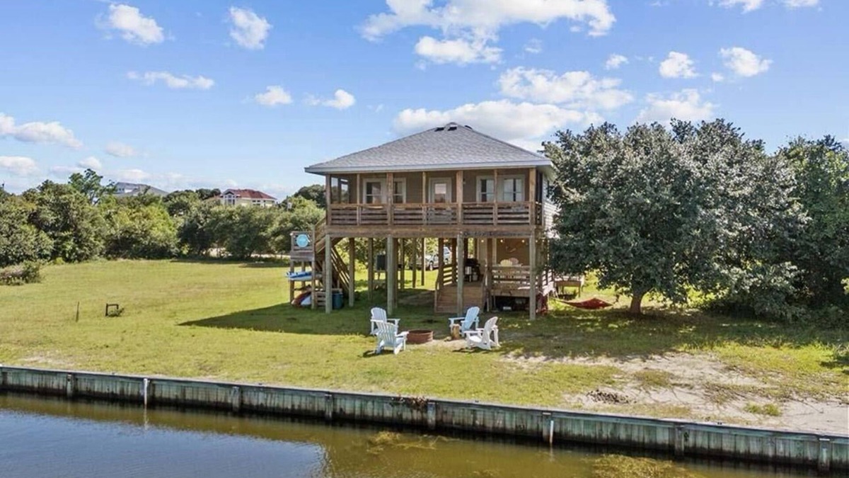 Carova Beach Cottage | Welcome to the Cool Change Beach Cottage, Canal front 4x4 area of Carova Beach.