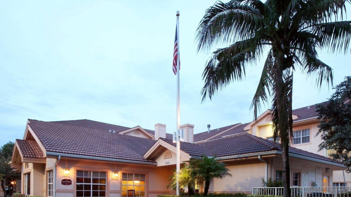 The Villages House | Welcome to The Courtyard at The Villages!nA Cozy Floridian Escape. All Luxuries!