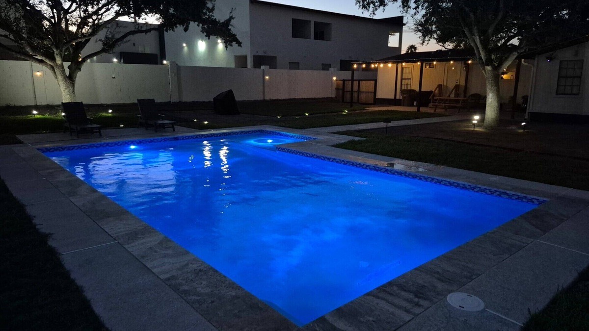 Edinburg House | Welcome to The Oak House!