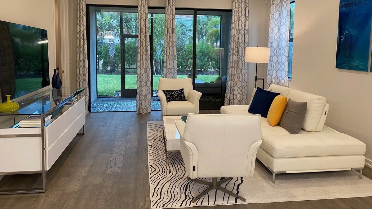 Rural Estates Villa | Welcome to this brand new exquisitely furnished Vila with a community pool & spa