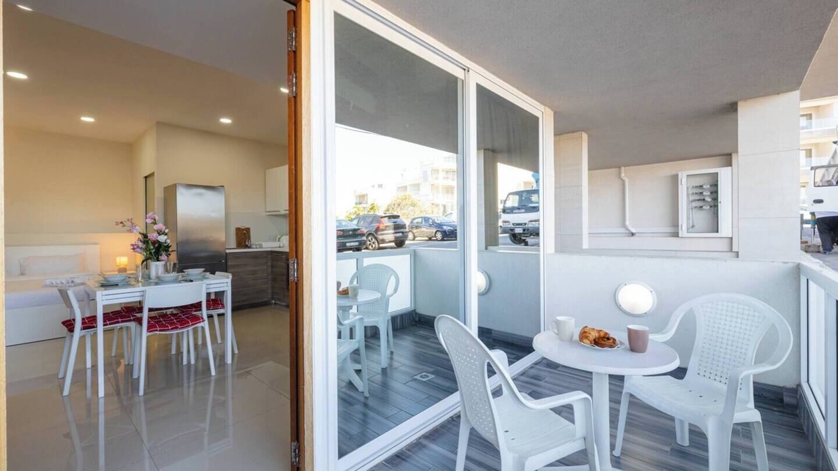 Għadira Apartment | Welcome to this charming one-bedroom apartment located in Mellieha, Malta