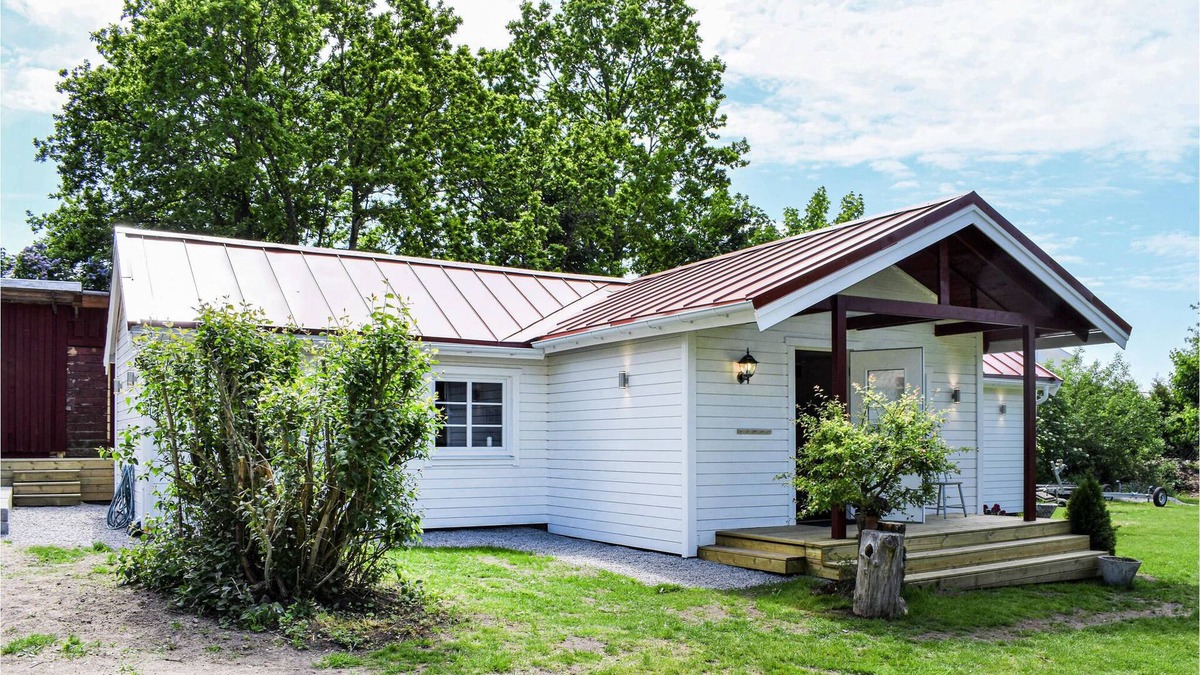 Listerby House | Welcome to this cottage, located only 400 meters to the fishing sea in the Blekinge archipelago and