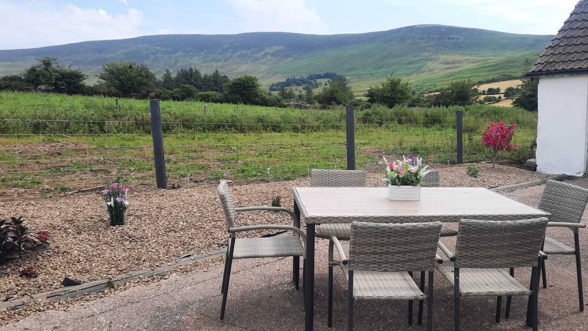 County Waterford House | Welcome to this peaceful escape .Tucked away in the scenic hills of kilbrien,