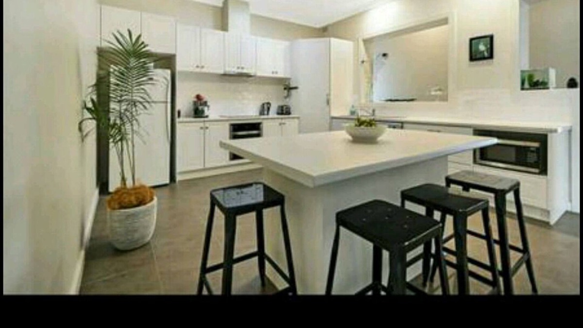 Mount Gambier House | Welcome to White on Height We can Accommodate a Large Group