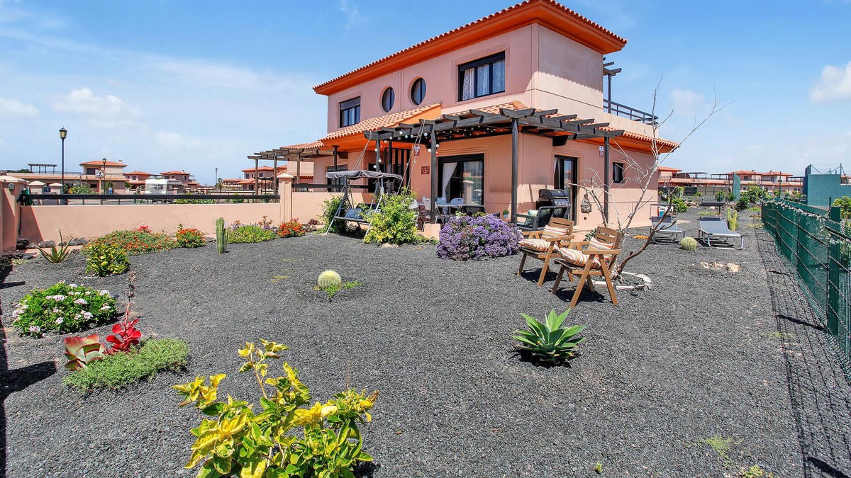 La Oliva Villa | Welcome to your paradise! Ideal house for families, couples and teleworkers