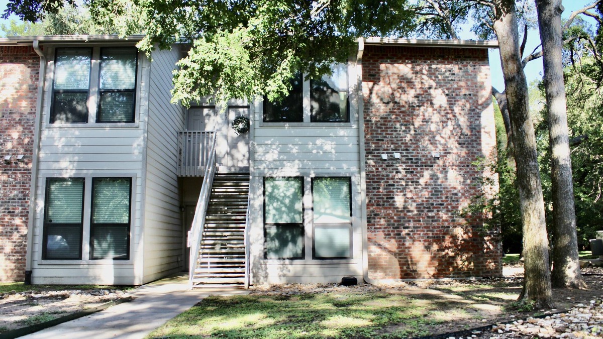 Dry Creek West Condo | Welcome to your treehouse oasis in the city!