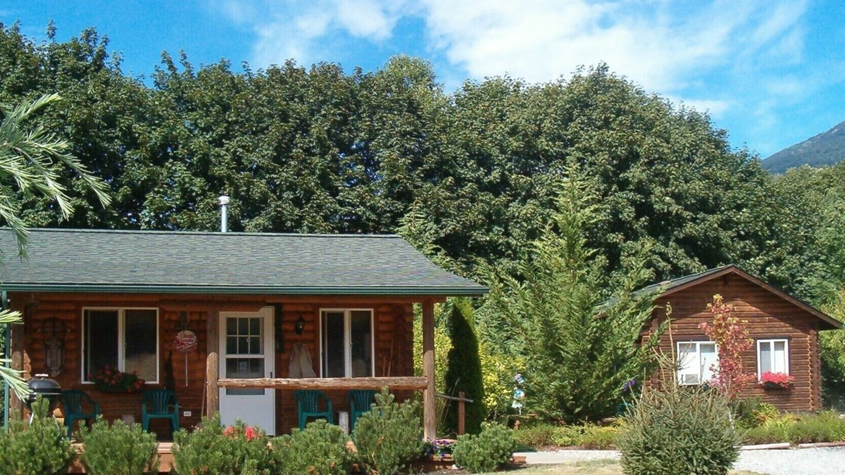 Concrete Cabin | Welcome to your year-round mountain getaway and historic ranch in the foothills of the North Cascades!