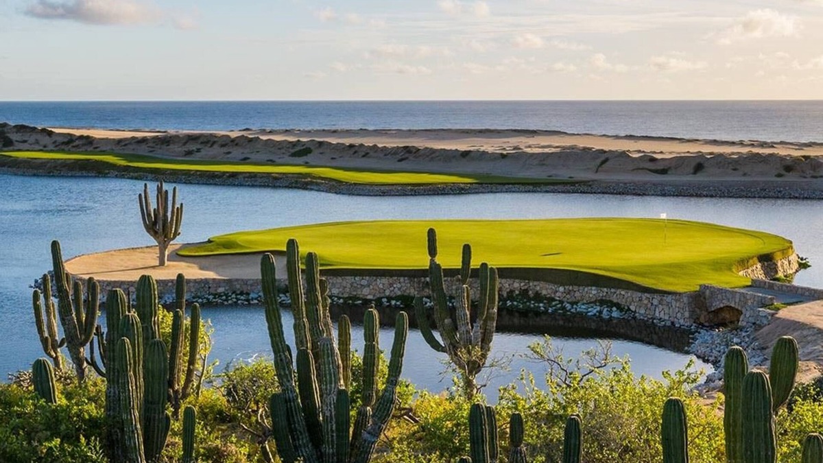 Los Cangrejos II y III Resort | Welcoming 1-bedroom resort in Cabo San Lucas with stunning views