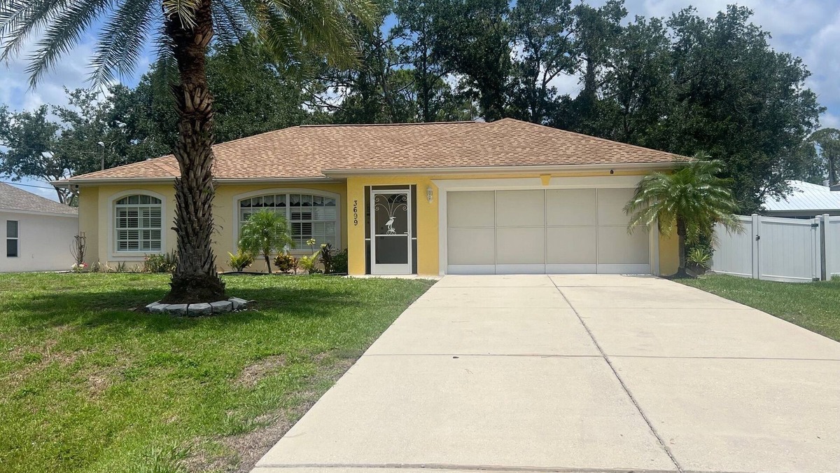 North Port House | Welcoming 3-bedroom house with pool and private yard