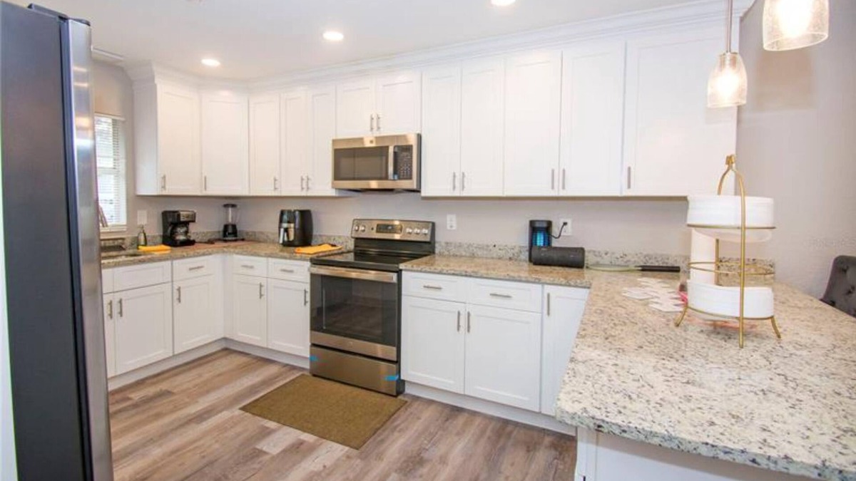 Lakeland House | Welcoming 4-bedroom house with AC in Lakeland