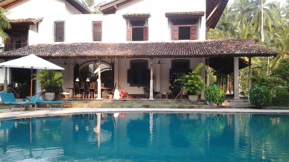 Unawatuna Villa | Welcoming 5-bedroom villa with pool and staff near Galle