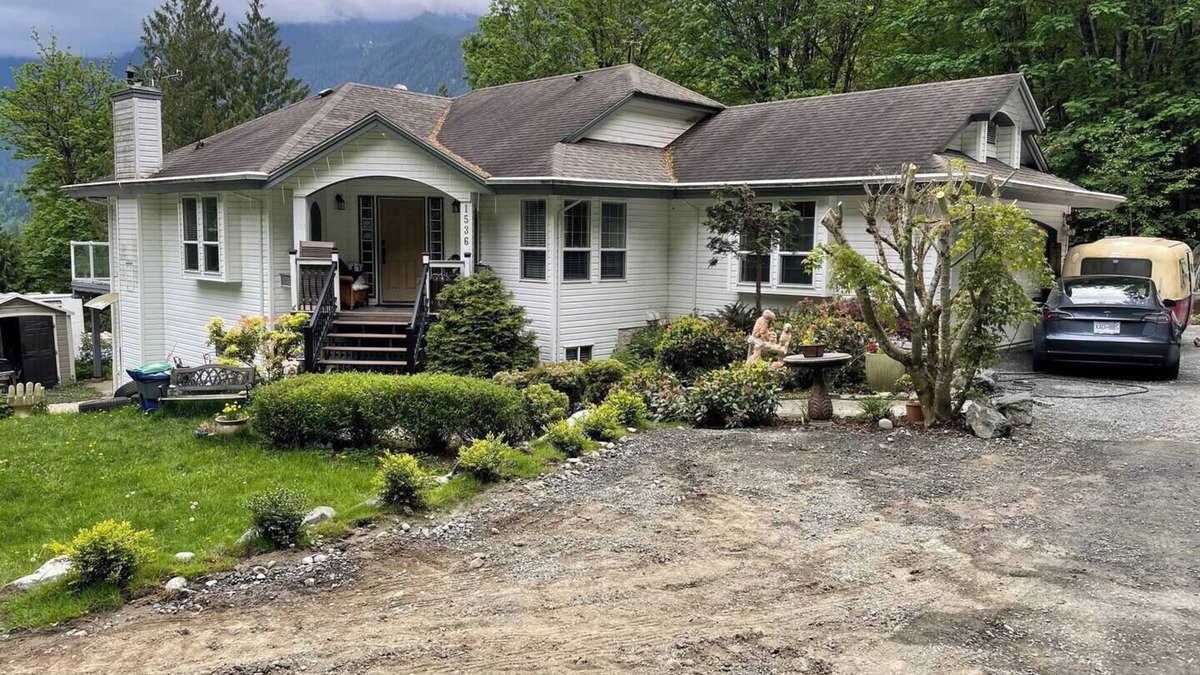 Lindell Beach House | Welcoming 6-bedroom house in Lindell Beach