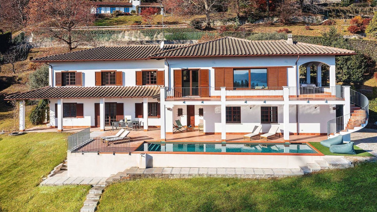 Arona Villa | Welcoming and appealing villa with pool & views of Lake Maggiore! -Villa Mirella