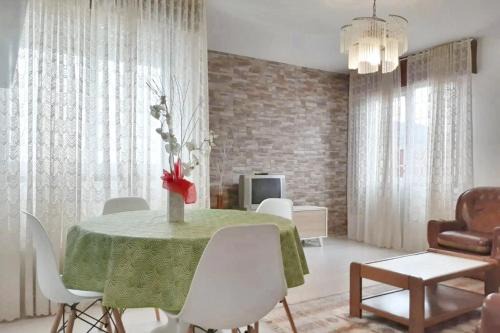 Muros Apartment | Welcoming Apartment in A Coruña, 90 m², Balcony