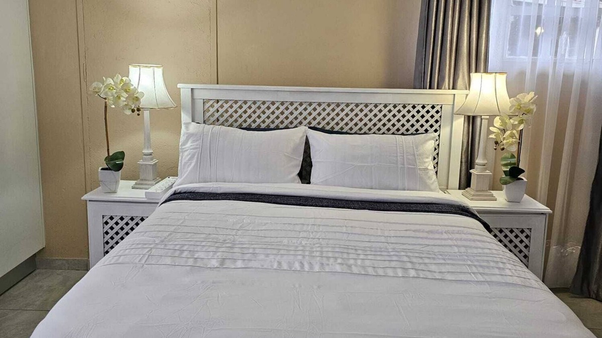 Greater Johannesburg Metropolitan Area Cottage | Welcoming cottage with WiFi just close to Mall of Africa
