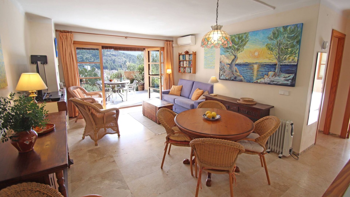 Soller Apartment | Welcoming garden apartment with sea and mountain views 5 minutes walk from beach