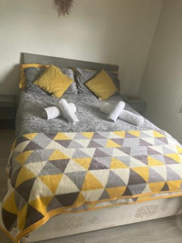 Thornton Heath House | Welcoming Home Close to Transport Links