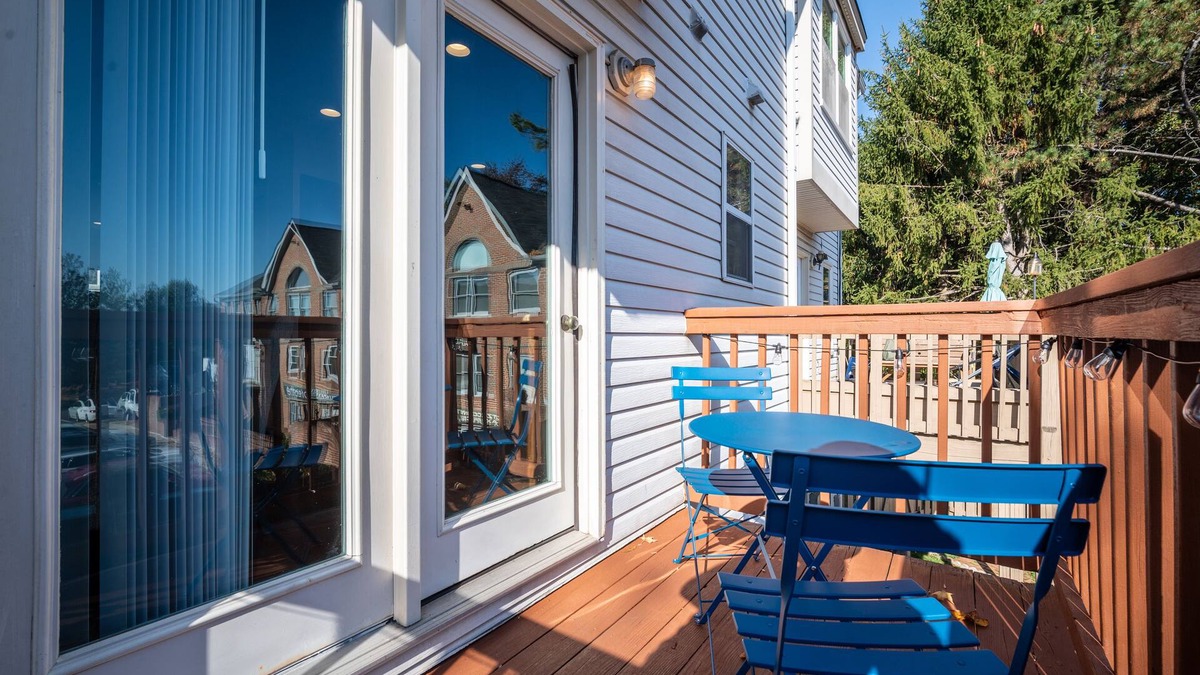 Springfield House | Welcoming Spacious & Trendy Springfield VA Townhome