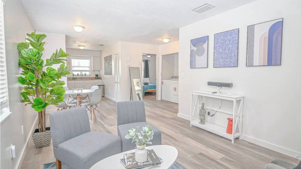 North Hyde Park House | Welcoming The Bayside Retreat Tampa Unit A - 2 bedrooms 1 bathroom