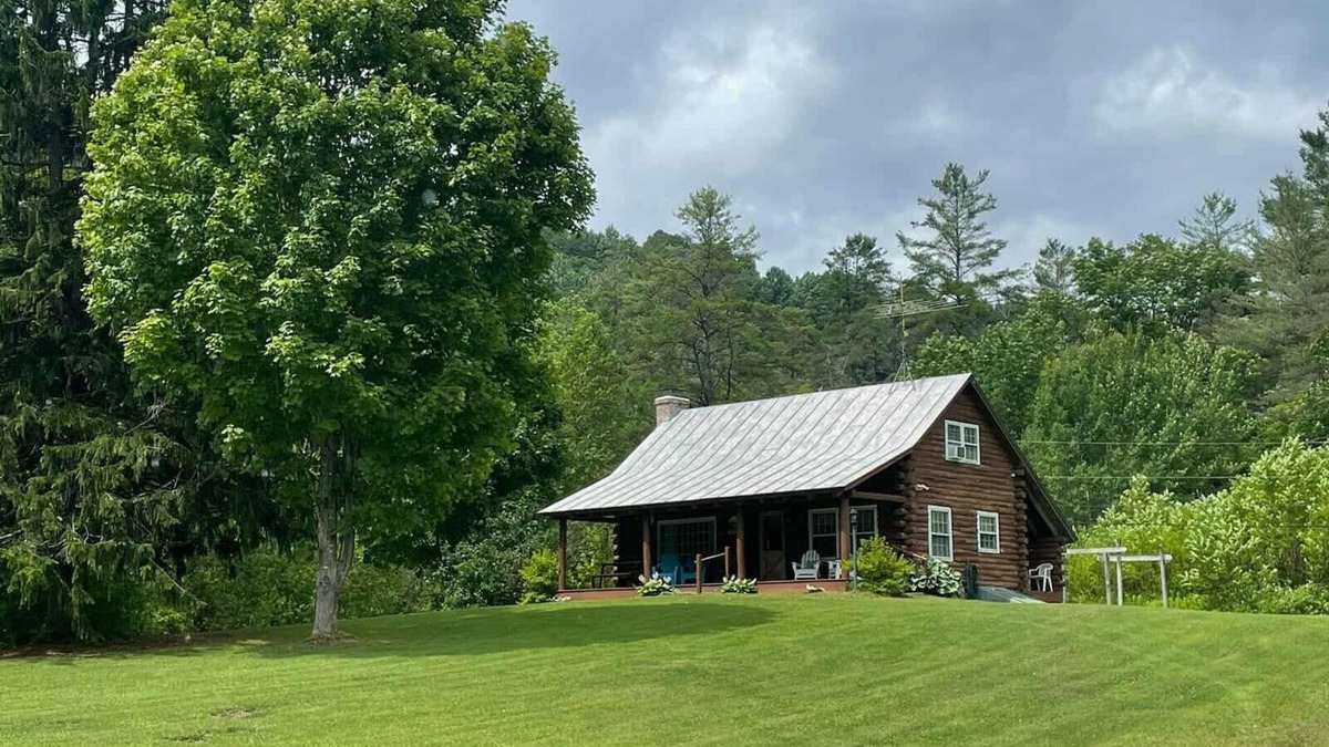 Tunbridge Cabin | Welcoming to this cozy 3-bedroom cabin on 100 acres, in Tunbridge