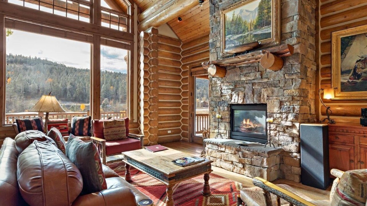 Victor Cabin | Well-appointed luxury cabin perfect for family flexcations & group getaways