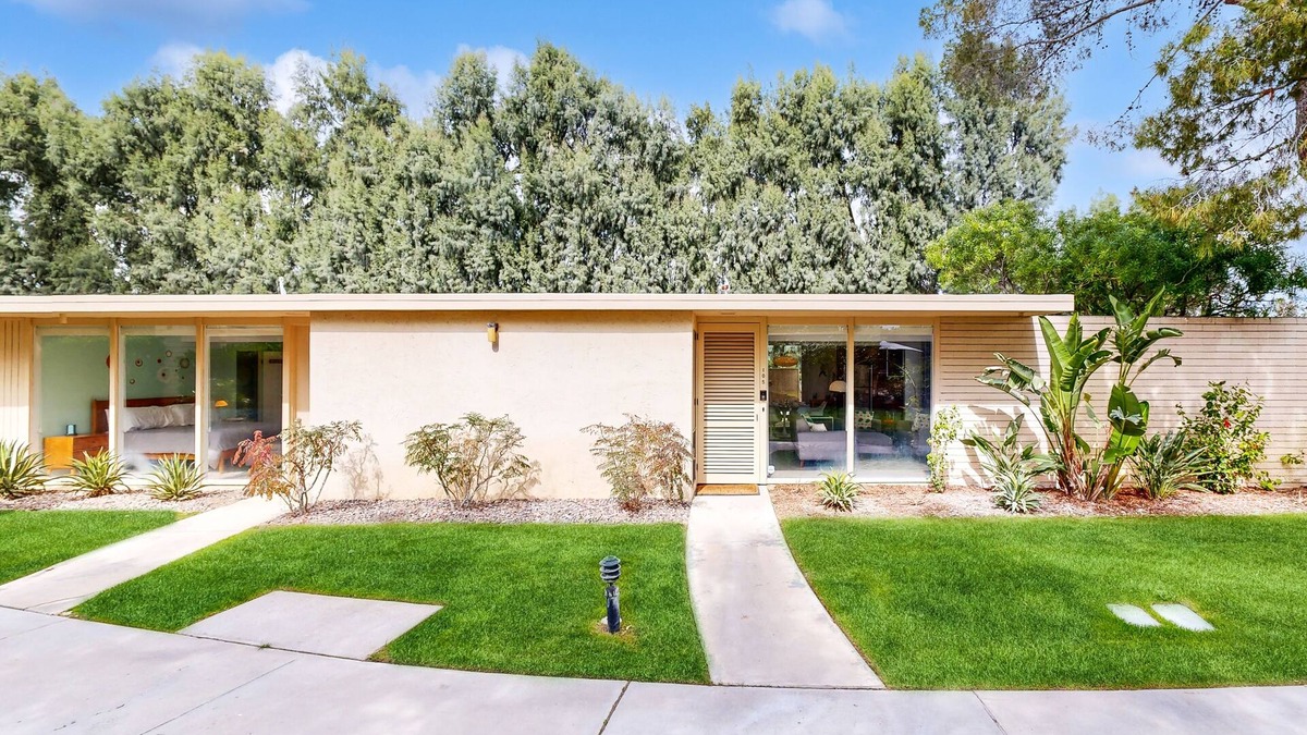 Palm Springs Villa | Well-designed & modern villa with patios, pool & hot tub - walk to downtown