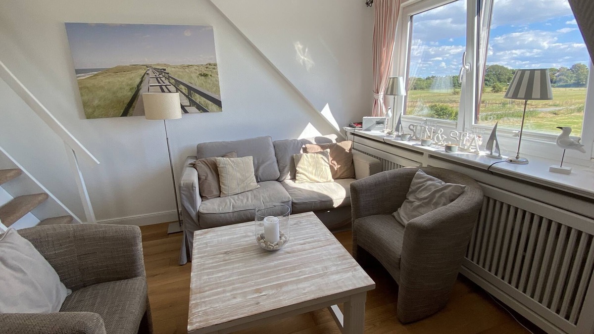 Schellinghorn Apartment | Well-kept, bright apartment with a view of the fields of Morsum in a quiet location